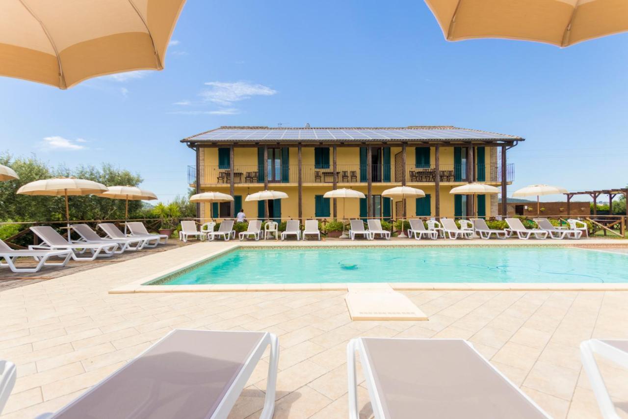 Casale Del Conero Aparthotel ปอร์โตเรกานาติ ภายนอก รูปภาพ
