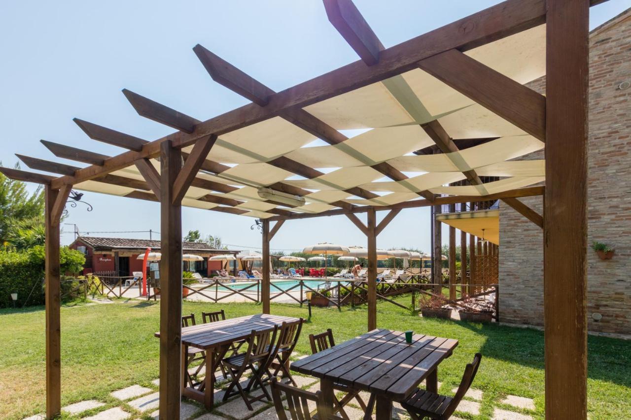Casale Del Conero Aparthotel ปอร์โตเรกานาติ ภายนอก รูปภาพ