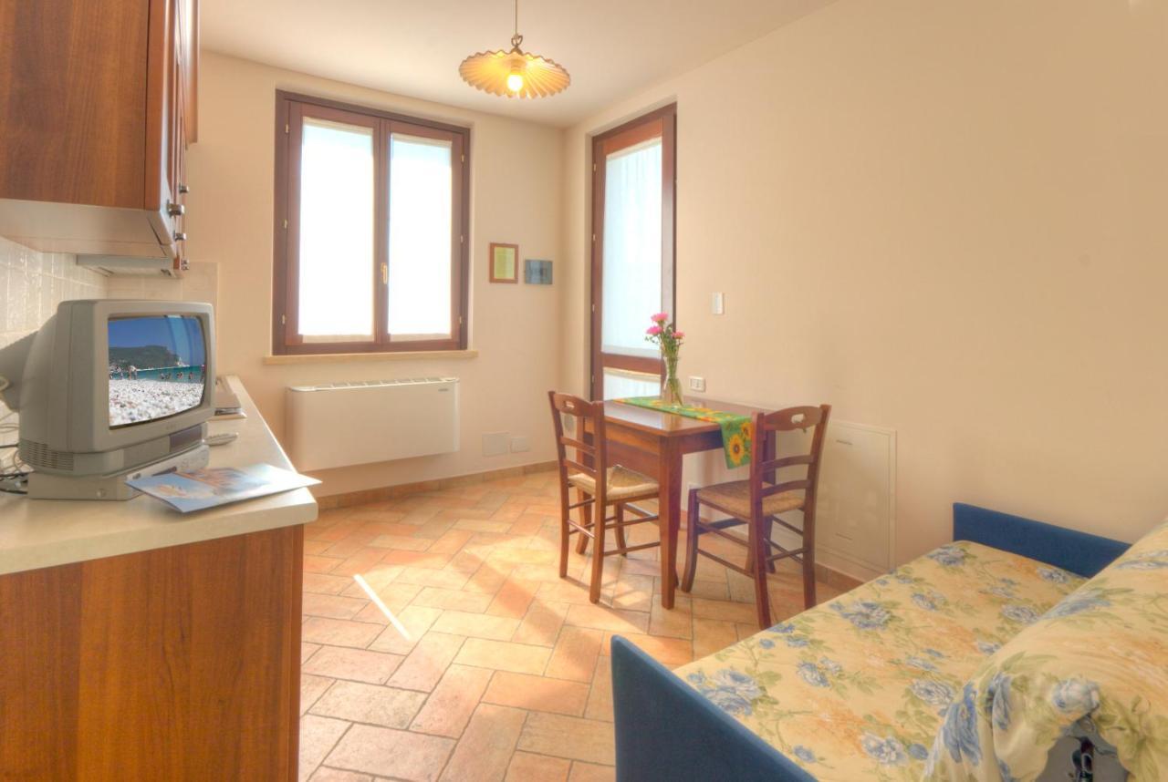 Casale Del Conero Aparthotel ปอร์โตเรกานาติ ภายนอก รูปภาพ
